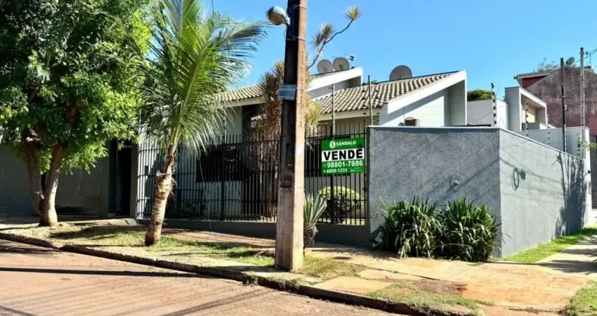 Casa com 2 quartos à venda por R$ 470000.00, 125.58 m2 - LOTEAMENTO MADRID - MARINGA/PR