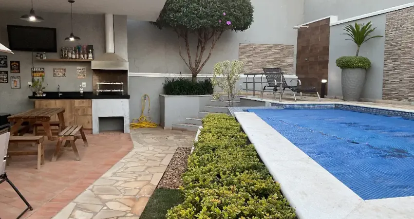 Casa Sobrado para venda com 223m2, 3 quartos em Condomínio - Valinhos - SP