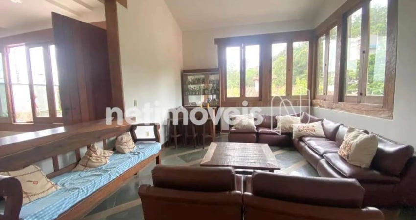 Casa com 3 quartos para alugar na Rua Sobral, Santa Lúcia, Belo Horizonte