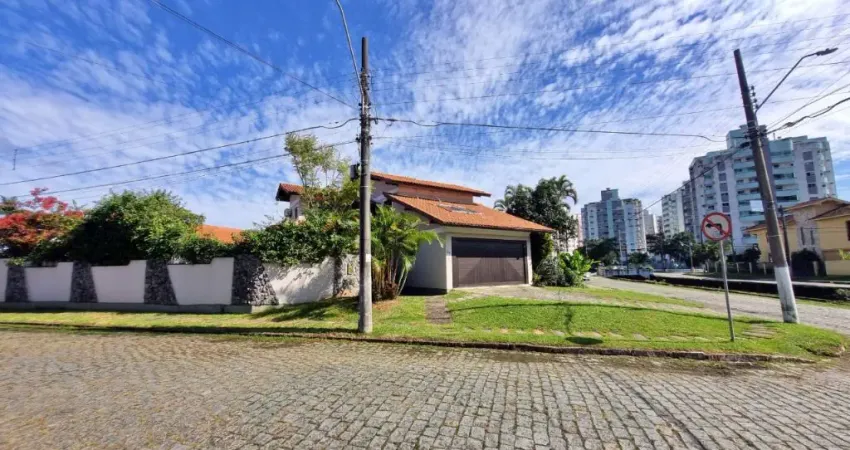 Casa com 4 quartos à venda na Rua Itapuã, 26, Itacorubi, Florianópolis