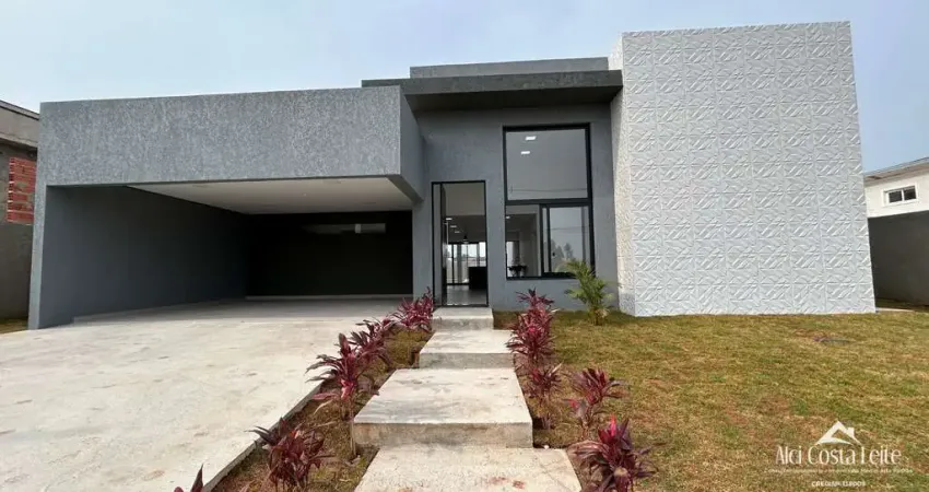 Residencial Fazenda Alta Vista - Casa nova, com 3 suítes e piscina