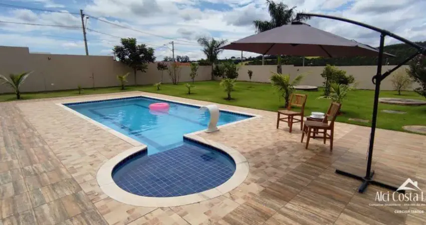 Residencial Fazenda Alta Vista - Casa para venda com 3 suítes e piscina!