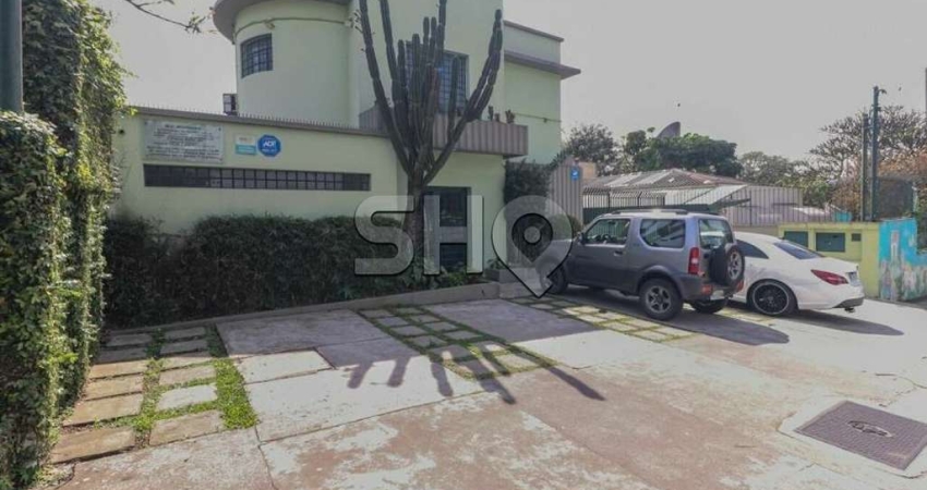 Casa comercial com 5 salas para alugar na Avenida Doutor Arnaldo, 1504, Sumaré, São Paulo