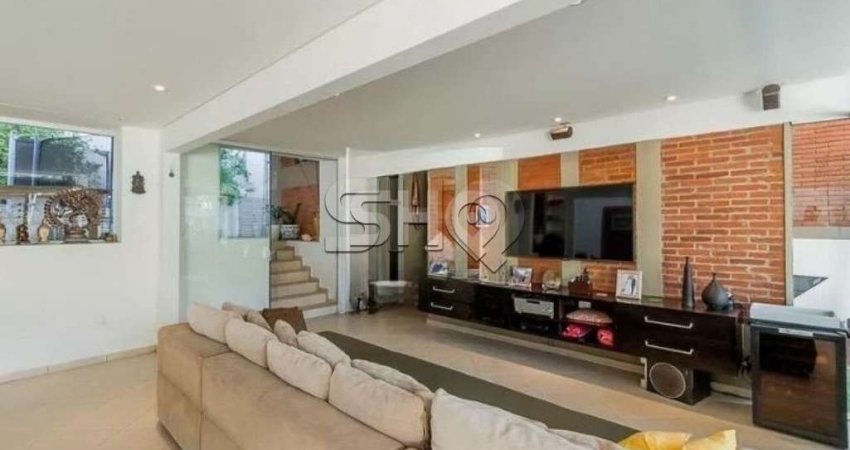 Casa com 3 quartos para alugar na Rua Varginha, 243, Sumaré, São Paulo