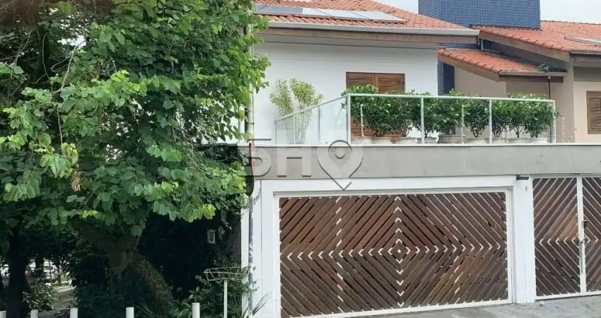 Casa com 3 quartos para alugar na Rua Turi, 110, Vila Madalena, São Paulo