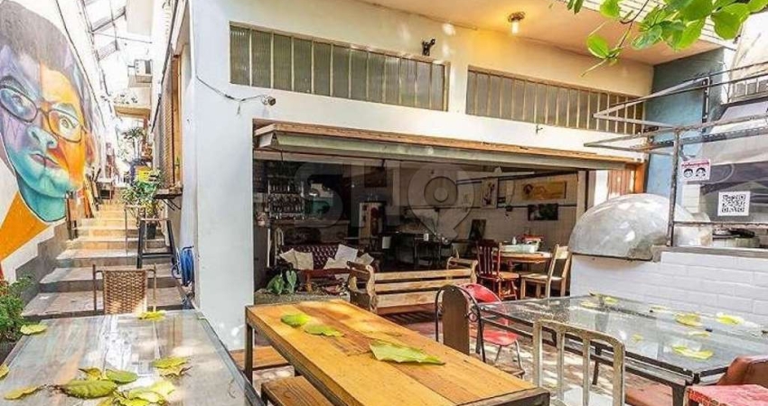 Casa comercial com 6 salas à venda na Rua Doutor Miranda de Azevedo, 582, Pompéia, São Paulo
