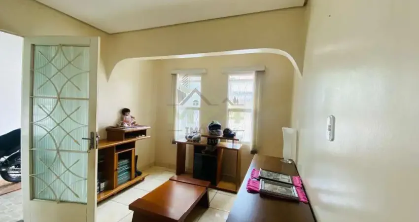 Casa Térrea para Venda em Jundiaí, Parque Residencial Eloy Chaves, 2 dormitórios, 2 banheiros, 4 vagas