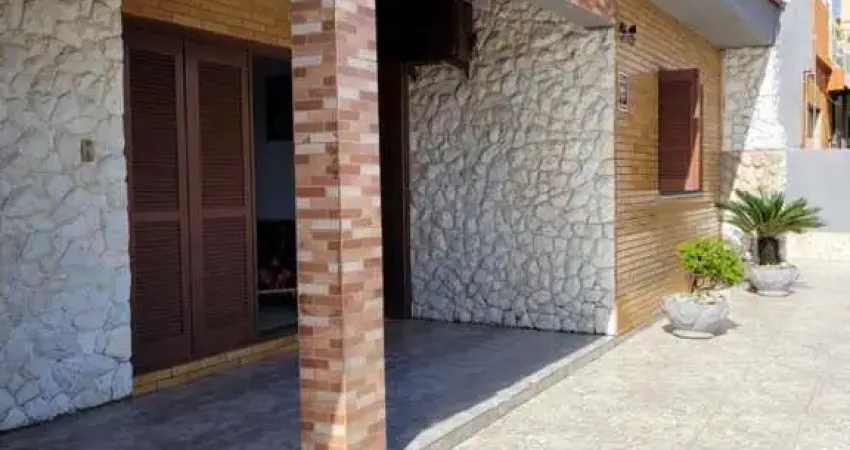Casa para Venda em Cidreira, Centro, 4 dormitórios, 1 suíte, 3 banheiros, 2 vagas