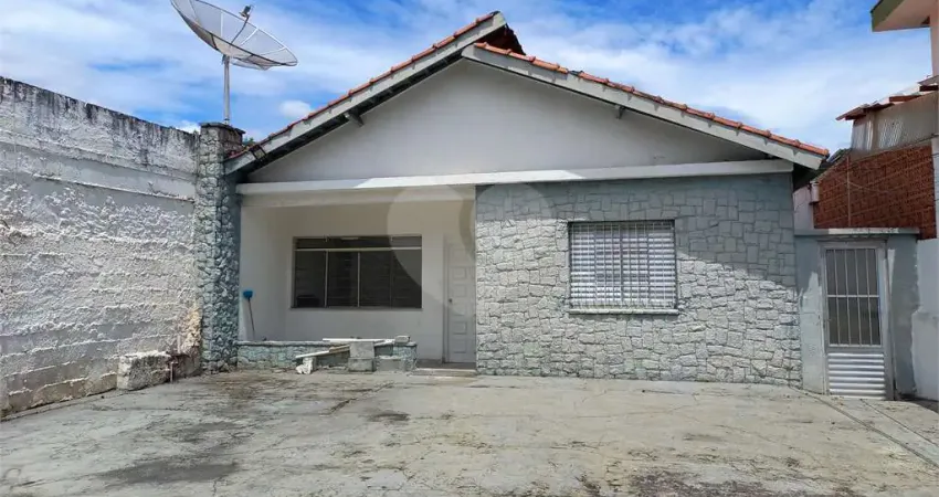 Casa térrea com 2 quartos à venda ou para locação em Jardim Humaitá - SP