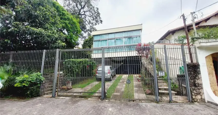 Casa com 3 quartos à venda na Rua Lomas Valentinas, Alto da Lapa, São Paulo