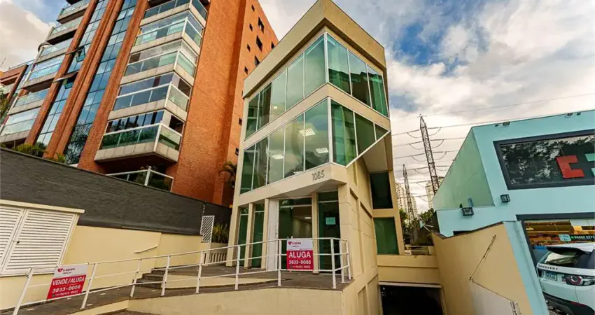 Prédio inteiro à venda ou para locação em Bela Aliança - SP
