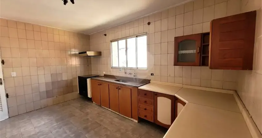 Prédio inteiro com 3 quartos à venda em Vila Hamburguesa - SP