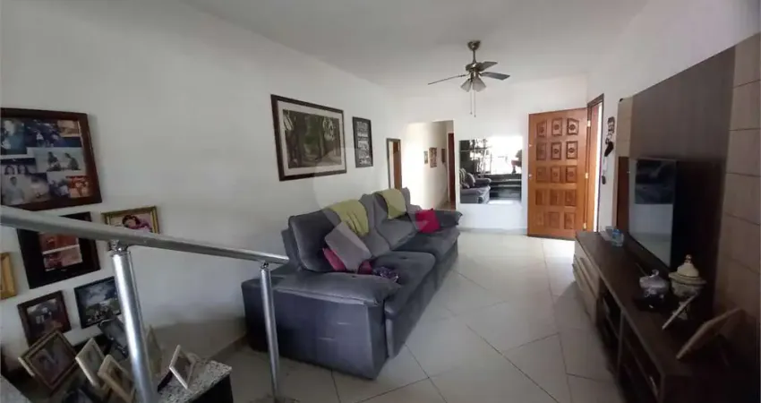 Sobrado com 3 quartos à venda em Jardim Regina - SP