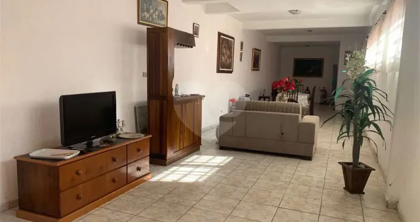 Casa com 3 quartos à venda na Rua Bárbara Heliodora, Vila Romana, São Paulo