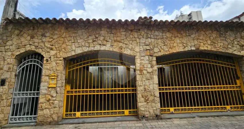 Casa com 3 quartos para locação em Vila Hamburguesa - SP