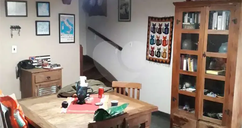 Casa com 3 quartos à venda na Rua Tito, Vila Romana, São Paulo