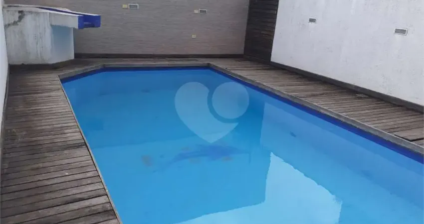 Sobrado com 4 quartos à venda em Vila São Vicente - SP