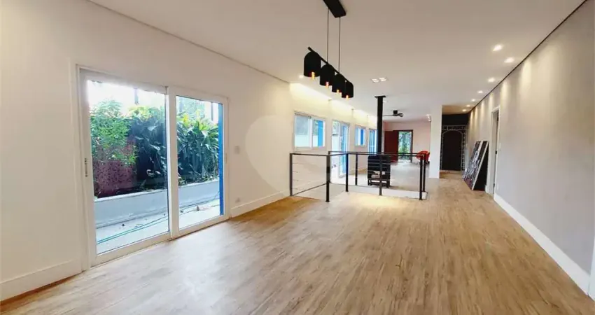 Casa com 3 quartos à venda na Rua Guararapes, Alto da Lapa, São Paulo