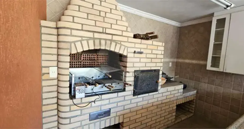 Casa com 4 quartos para alugar na Rua Ubiracica, 195, Alto de Pinheiros, São Paulo