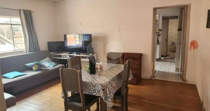 Casa com 3 quartos à venda na Rua George Smith, Lapa, São Paulo