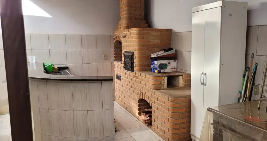 Casa á venda no centro da cidade em bauru com 3 quartos (1 suíte) e churrasqueira.