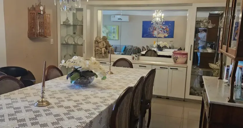 Apartamento 4 suítes e 5 banheiros a beira mar da praia de pajuçara.