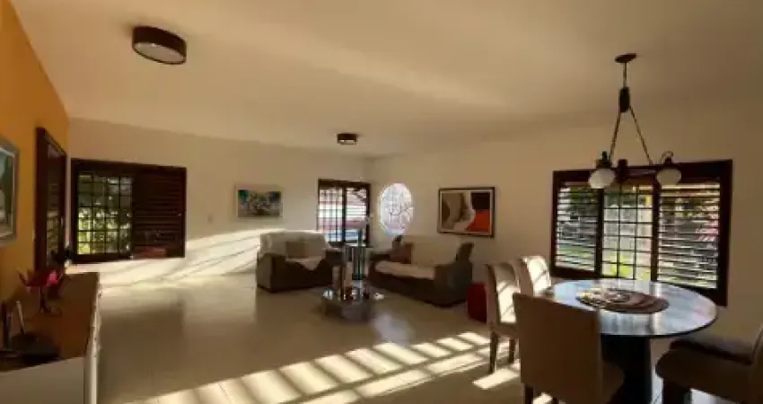 Casa com 4/4 suítes, para você morar perto da lagoa. a 15 minutos de maceió.