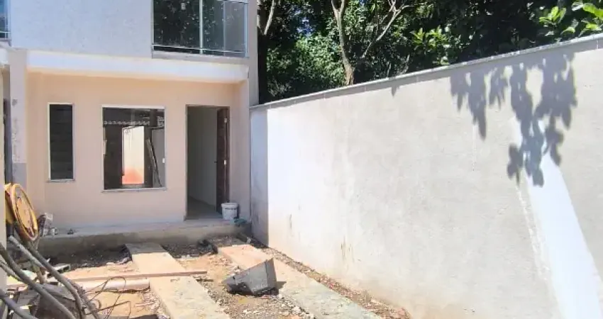 Casa em Costa Dourada | 2Q com 2 suítes | Quintal amplo e 2 vagas de garagem