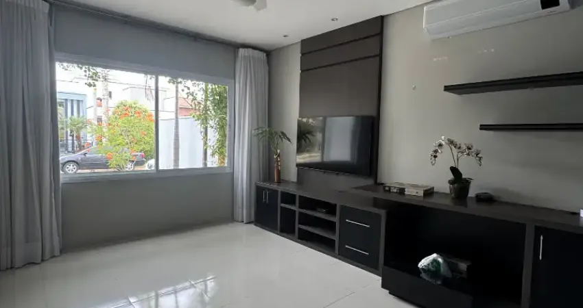 Lindo sobrado com 3 suítes repleto de planejados no jardim montreal