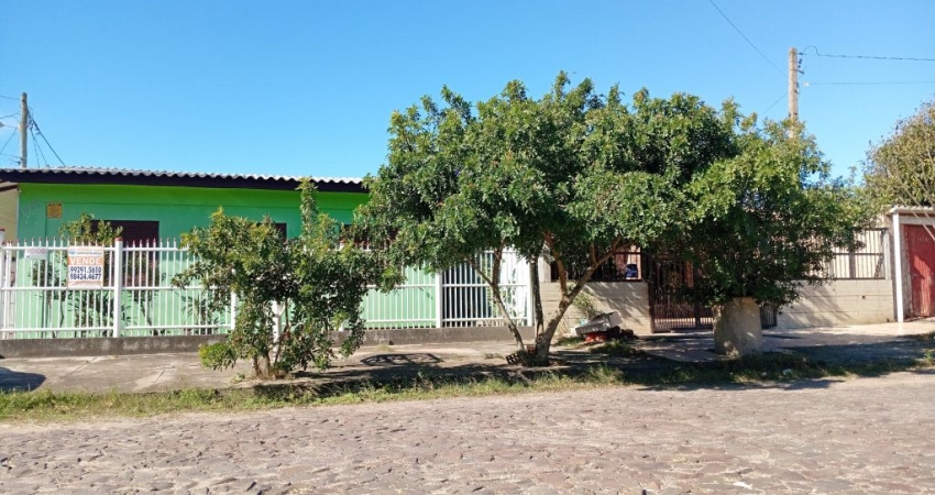 IMPERDÍVEL! Casa no Centro de Cidreira a 500m do Mar – Localização Privilegiada!