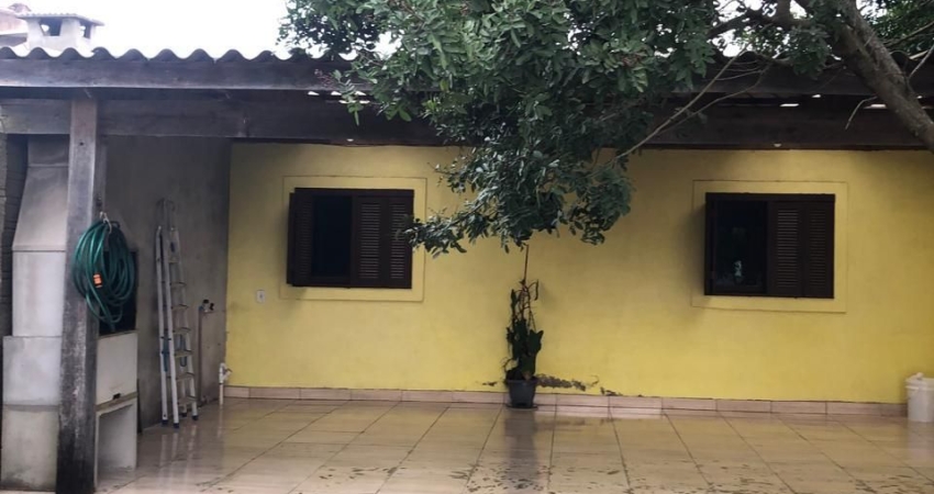 Oportunidade Única - Casa de Esquina Escriturada em Cidreira!