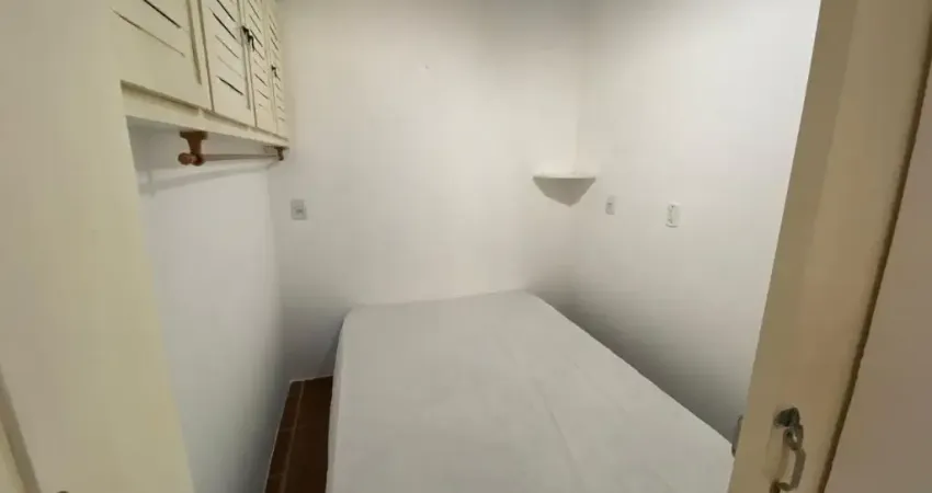 Apartamento em Capão Novo transformado em 2 quartos