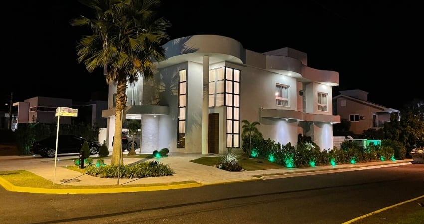 Casa Alto Padrão 3 Suítes com piscina em condomínio fechado