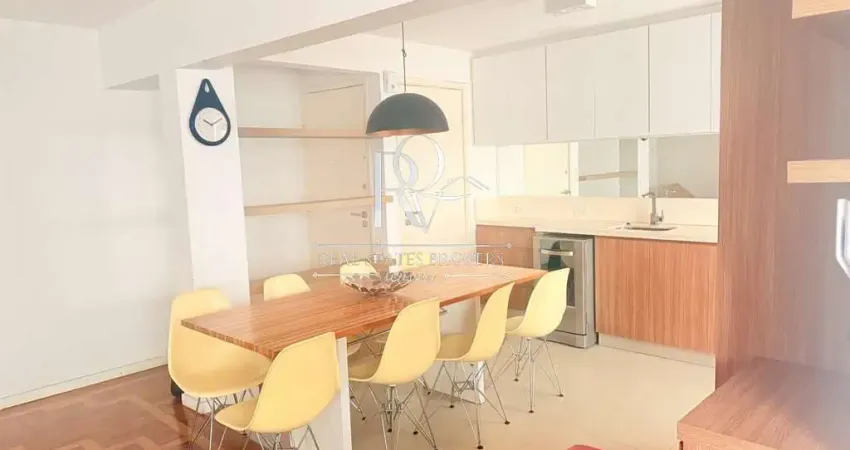Apto reformado com 3 dormitórios, sendo 1 suíte, possui 3 banheiros, 1 vaga de garagem, 2 salas.