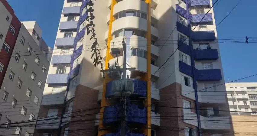 ÁGUA VERDE - Apartamento com 03 dorms., excelente localização