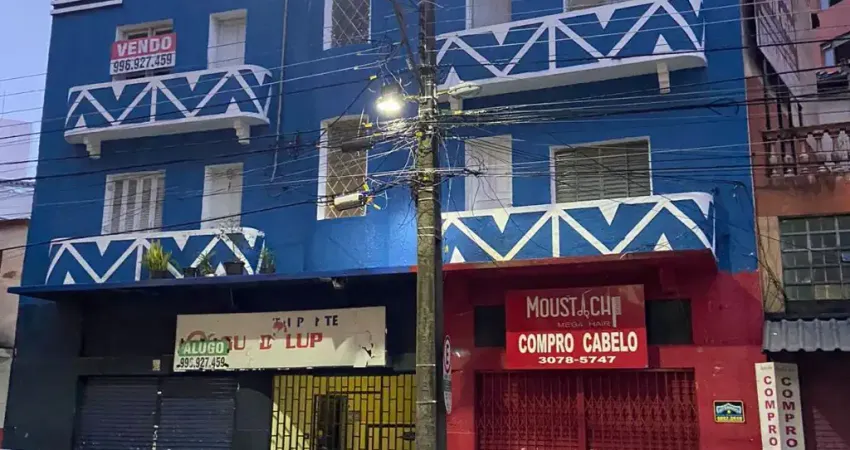 PRÉDIO comercial e residencial à venda no Centro de Curitiba.