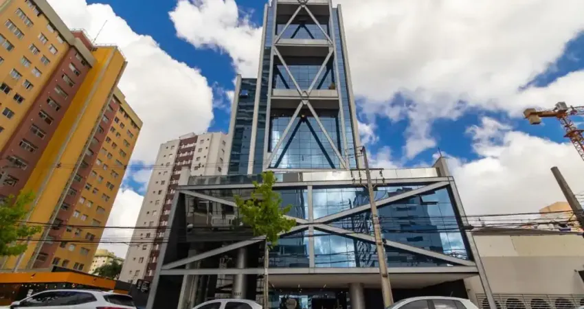 ÁGUA VERDE - SALA Comercial semimobiliada, bem localizada.
