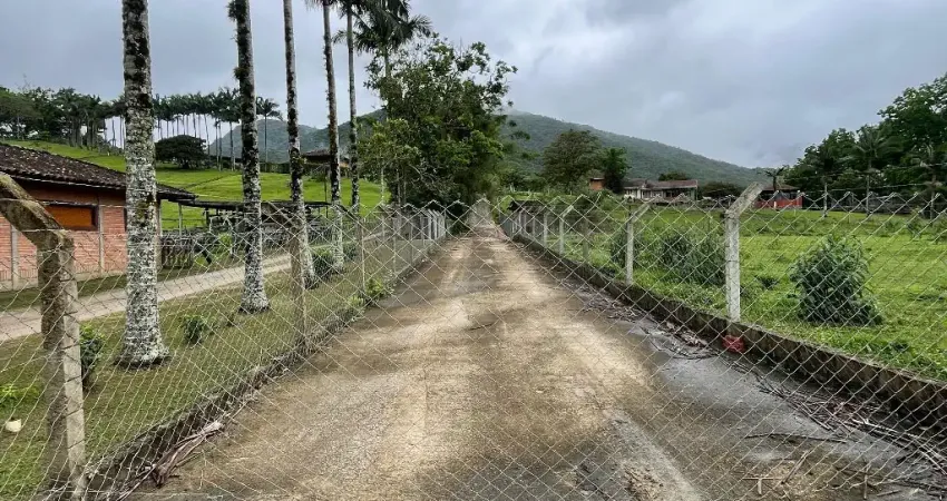 Lindo sítio em Santo Amaro da Imperatriz SC - Braço São João. Área com 9 hectares.