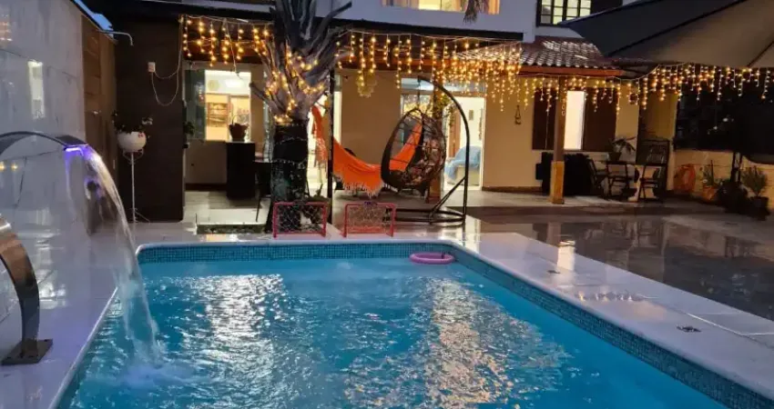 Ampla e confortável casa com 270m2 em uma das mais belas e tranquilas prais de SC, Praia do Sonho. Terreno 12m x 30m com escritura pública e matrícula.