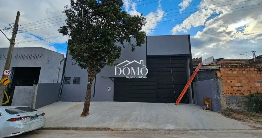 Galpão de 360 metros quadrados no bairro campina verde