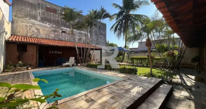 Casa com 4 dormitórios à venda, 340 m² por R$ 2.200.000,00 - São Cristóvão - Cabo Frio/RJ