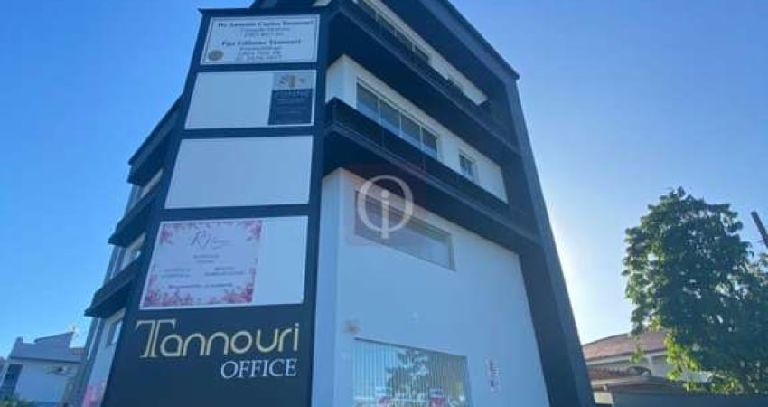 Sala Comercial para locação com 33m², localizada em frente ao Hospital Regional.