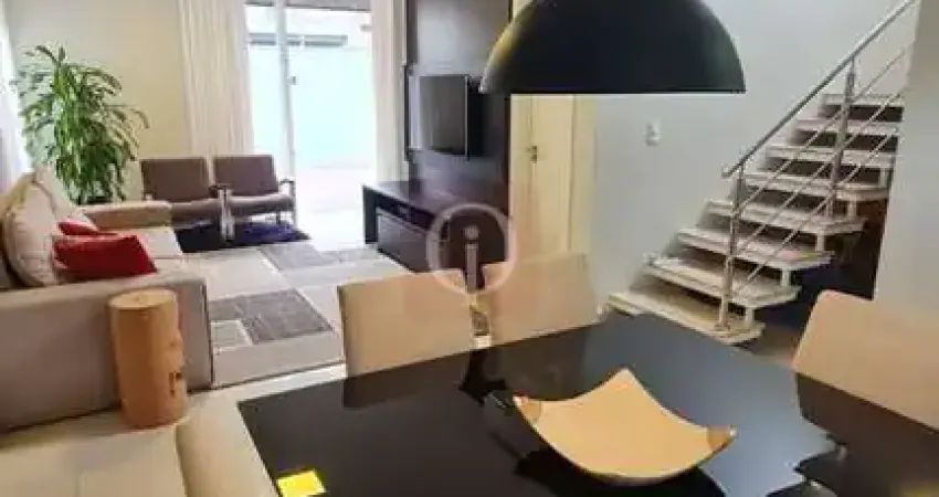 Residência no Cond. Drei Haus no bairro Bom Retiro em Joinville/SC