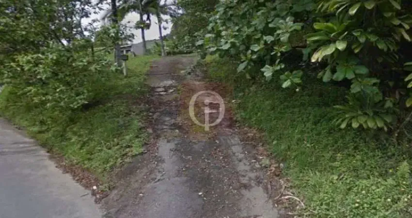 Terreno amplo a venda na Rua Guarapuava Bairro Floresta em Joinville.