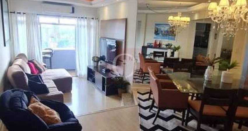 Cobertura Duplex mobiliada e com piscina a venda no bairro Centro em Joinville.