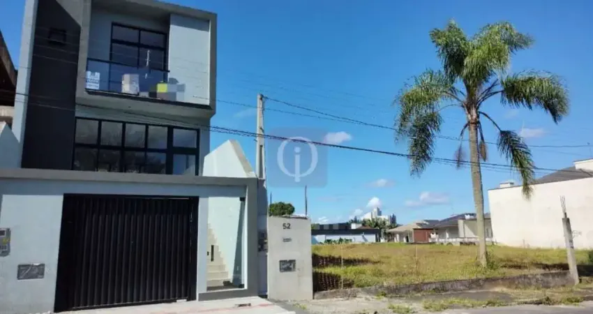 Ótimo Geminado novo no Saguaçú em localização privilegiada, rua sem saída.