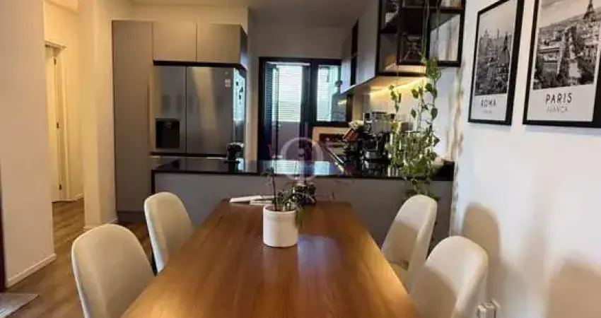 Apartamento semimobiliado no bairro Anita Garibaldi em Joinville/SC.