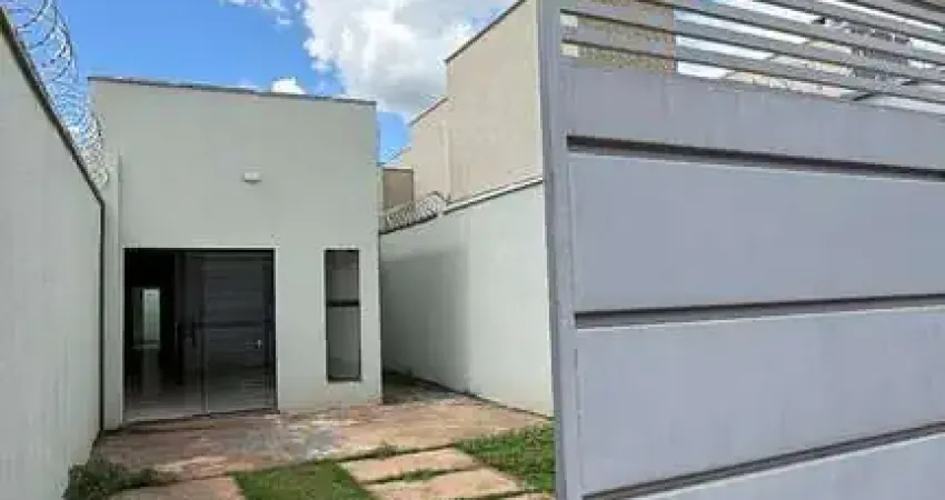 Casa à Venda com 3 Quartos (1 Suíte) –Próximo ao Terminal Recanto do Bosqu
