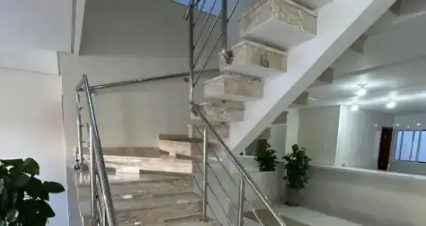 Vendo uma casa na região de parque pinheiros, com 3 quartos por 425 mil