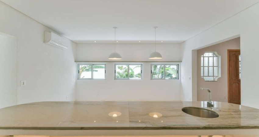 Casa à venda na Água Branca, com 4 quartos, 1 suíte, 2 banheiros, 3 vagas, 345m²